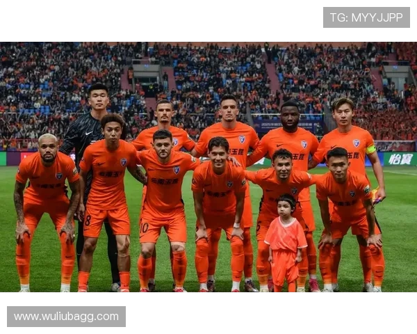 中超联赛激战正酣 各队为冠军荣誉全力以赴 展现精彩足球对决 - 副本 - 副本